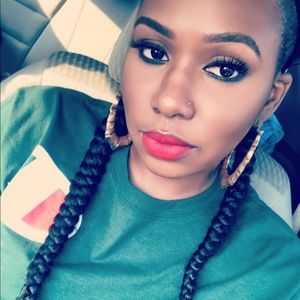 Meet your Posher, Alisha